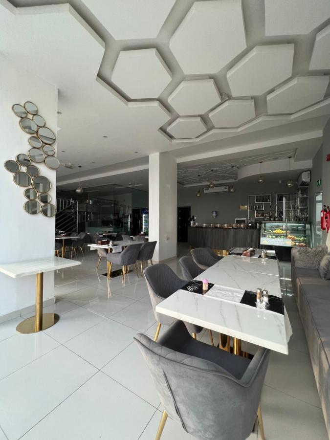 Aalia Hotel Suites 소하르 외부 사진